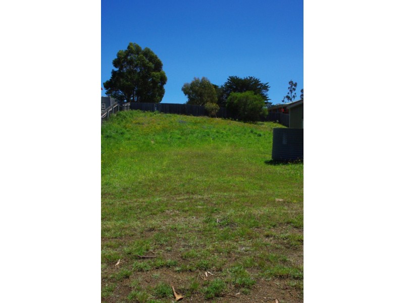 52 Erle St, Carlton River TAS 7173