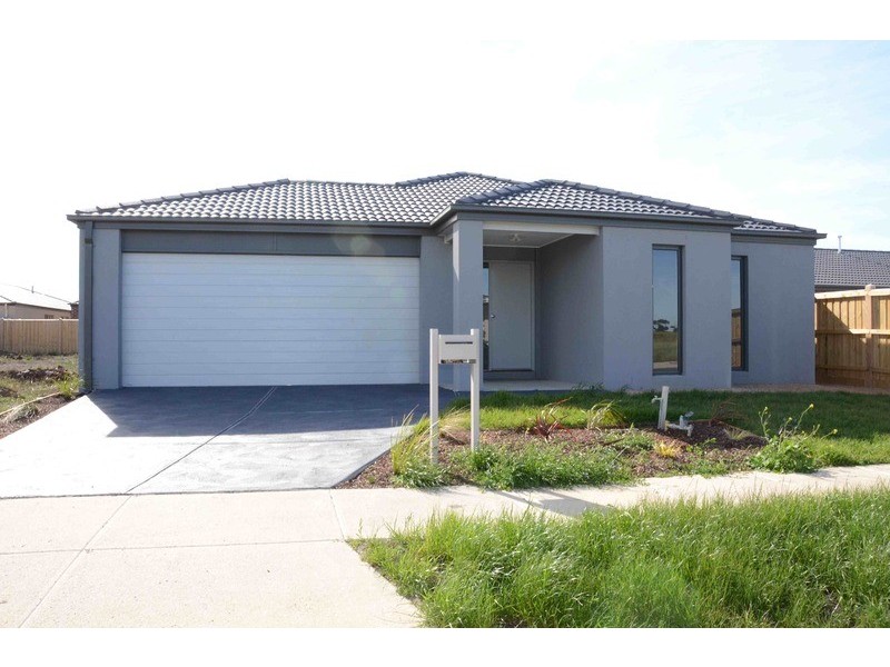 1627 Mystic Grove, Point Cook VIC 3030