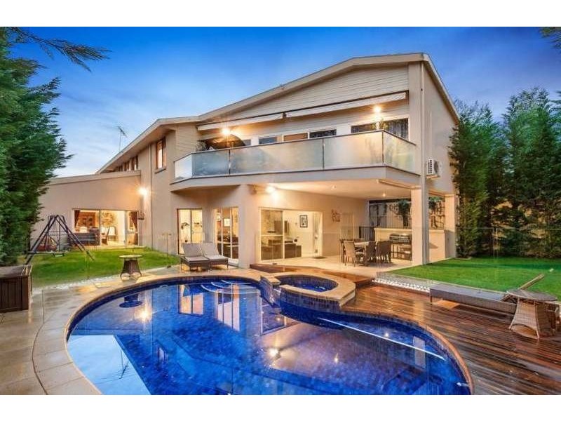 11 Sidwell Avenue, St Kilda East VIC 3183