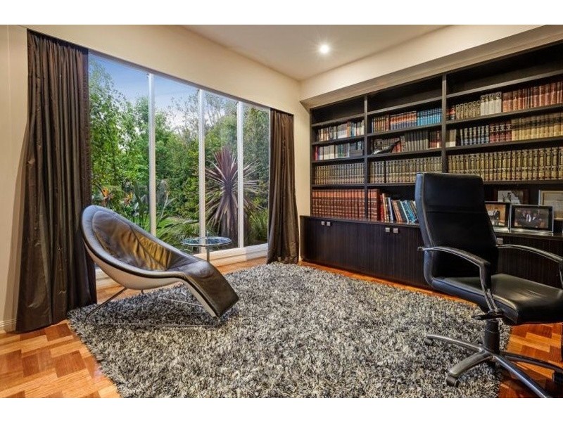 11 Sidwell Avenue, St Kilda East VIC 3183