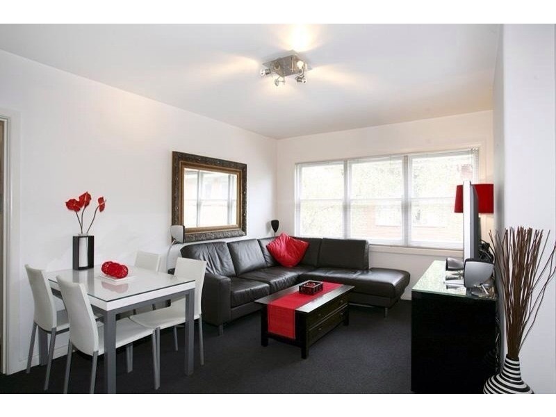 17/78 Queens Road, St Kilda VIC 3182