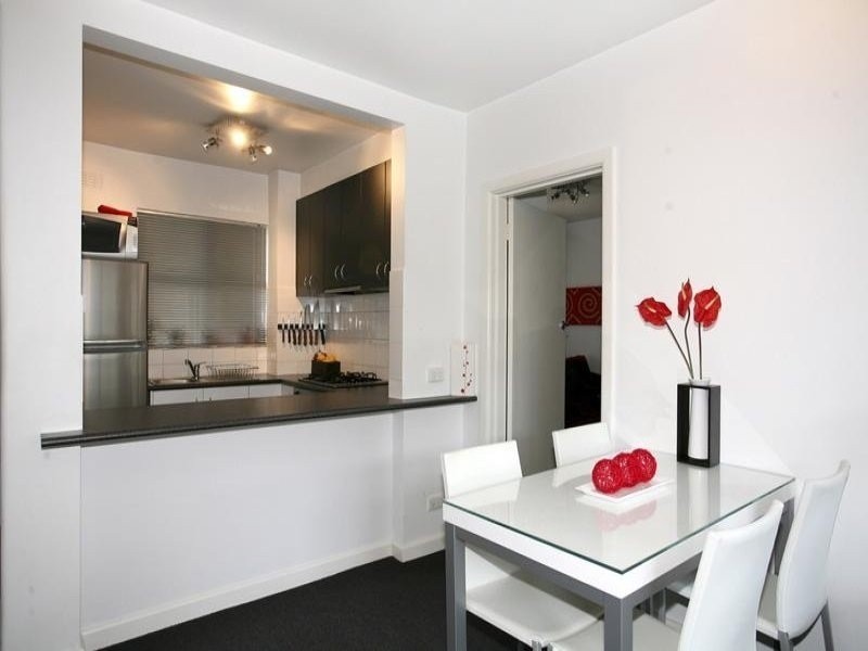 17/78 Queens Road, St Kilda VIC 3182