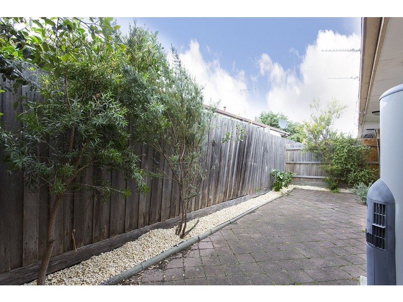 8/30 Coorigil Road, Carnegie VIC 3163