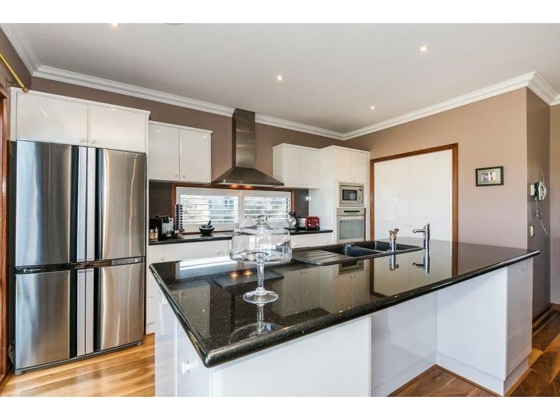 2 Links Drive, Torquay VIC 3228