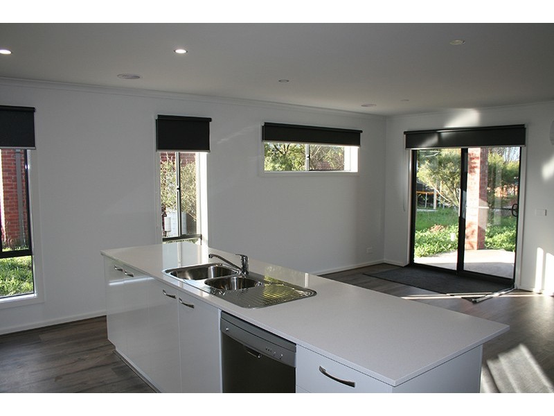 8 Speirs Street, Colac VIC 3250