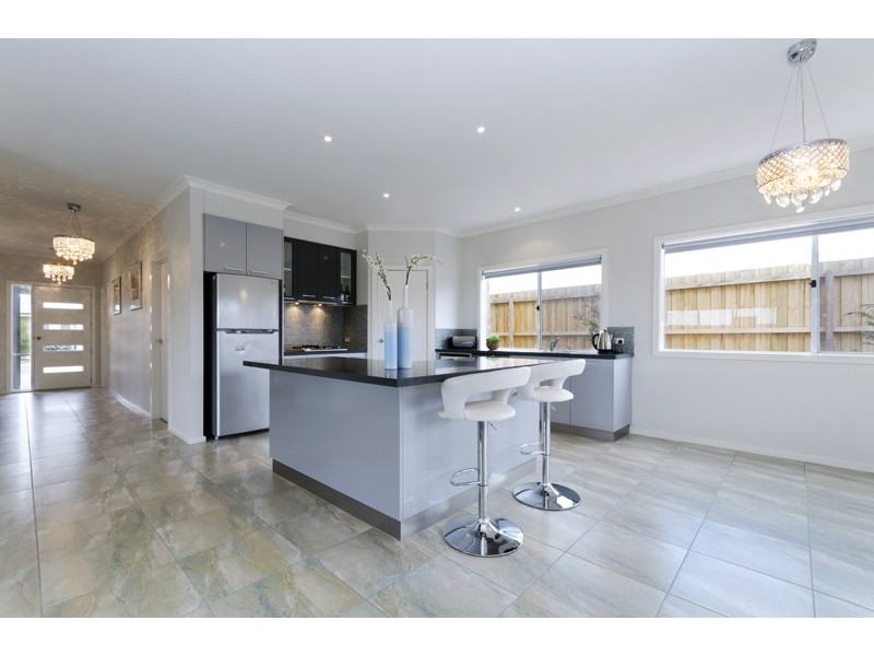 17 Rippleside Drive, Torquay VIC 3228