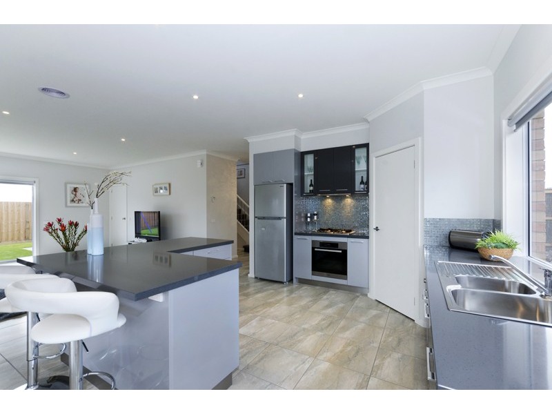 17 Rippleside Drive, Torquay VIC 3228