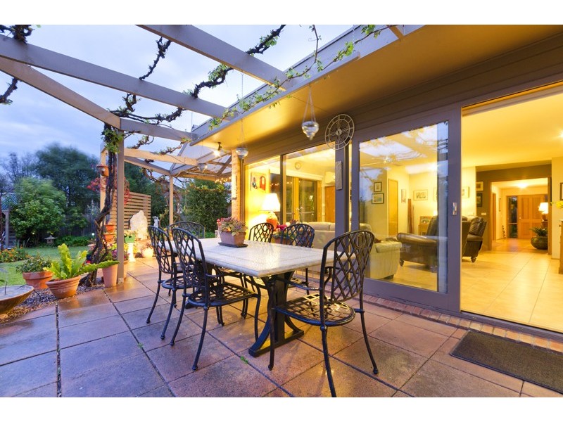 2 Tama Court, Grovedale VIC 3216