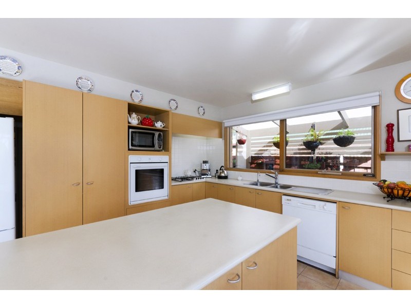 2 Tama Court, Grovedale VIC 3216