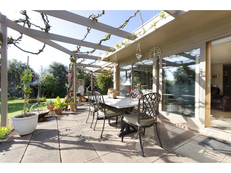 2 Tama Court, Grovedale VIC 3216