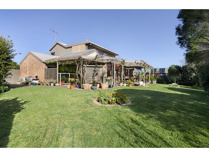 2 Tama Court, Grovedale VIC 3216