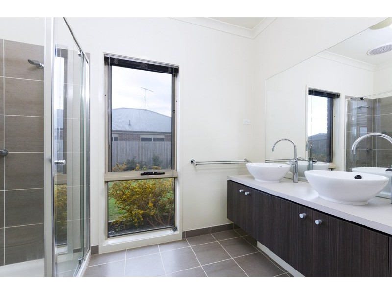 20 Curtain Drive, Leopold VIC 3224