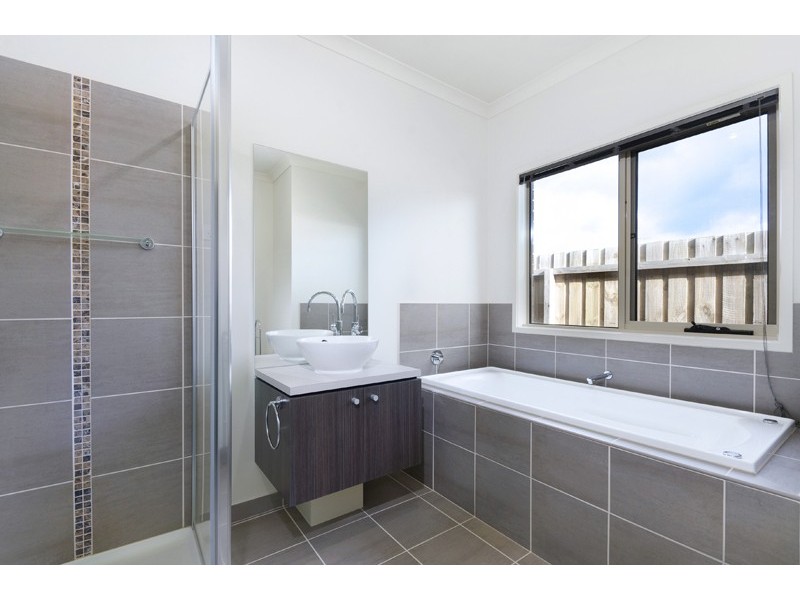 20 Curtain Drive, Leopold VIC 3224