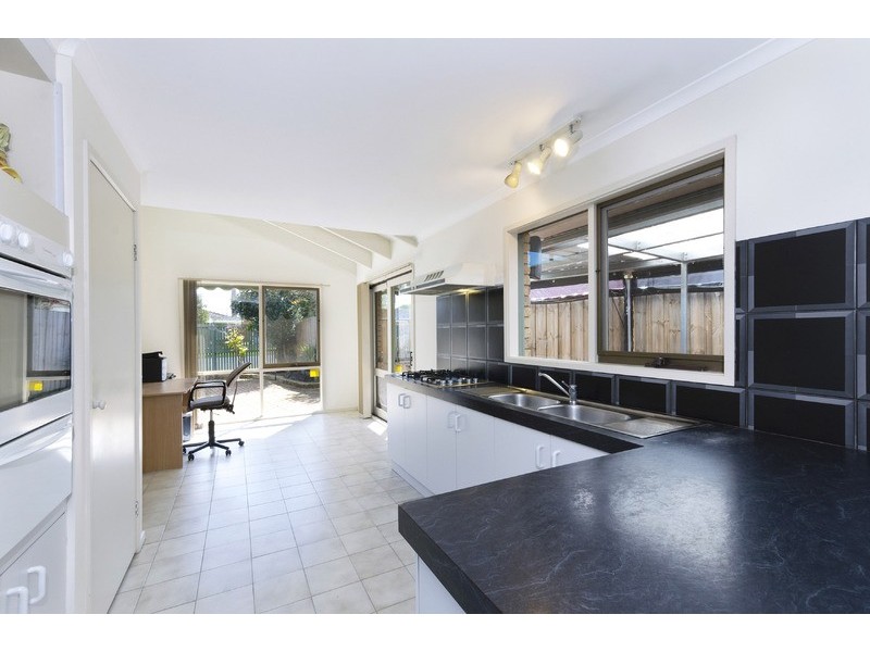 303 Wilsons Road, St Albans Park VIC 3219