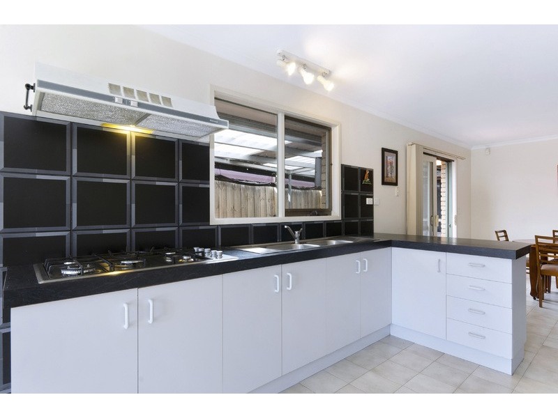 303 Wilsons Road, St Albans Park VIC 3219