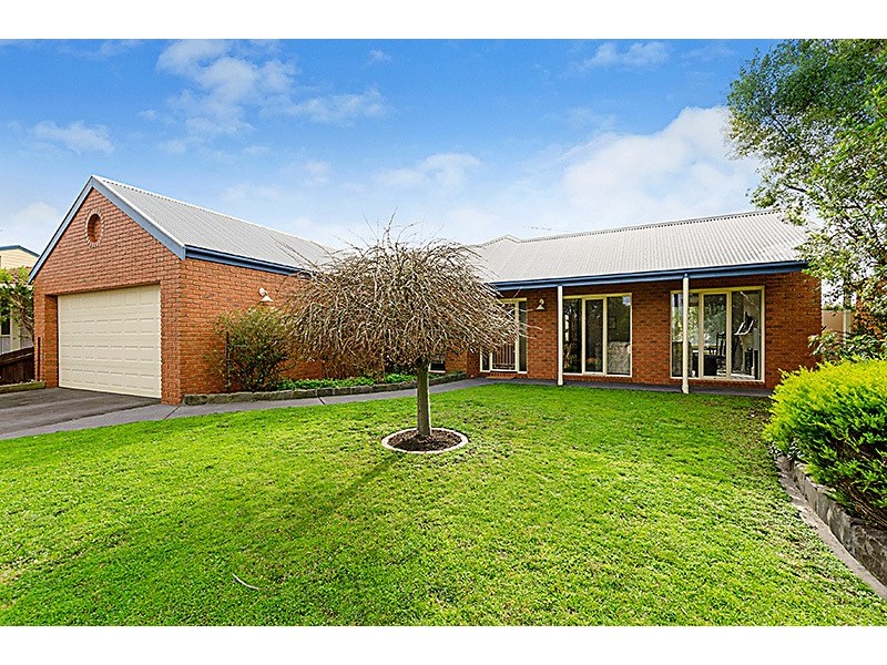 17 Grange Crescent, Torquay VIC 3228