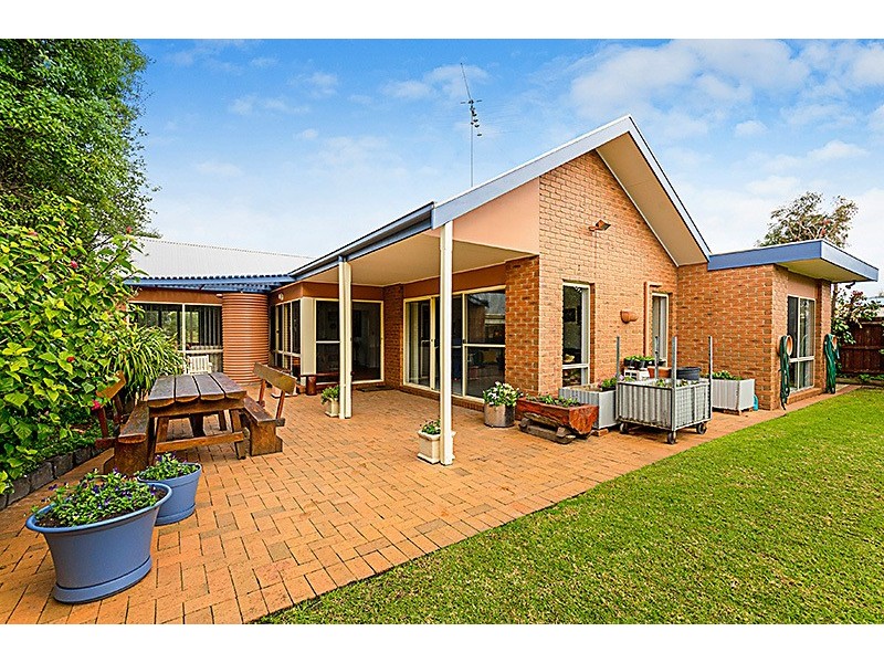 17 Grange Crescent, Torquay VIC 3228