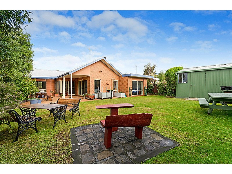 17 Grange Crescent, Torquay VIC 3228
