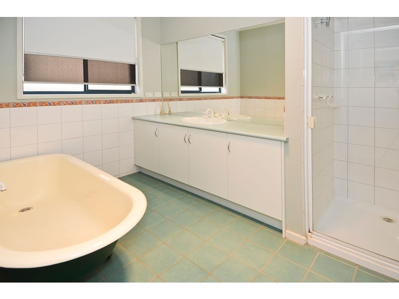 32 Great Ocean Road, Torquay VIC 3228