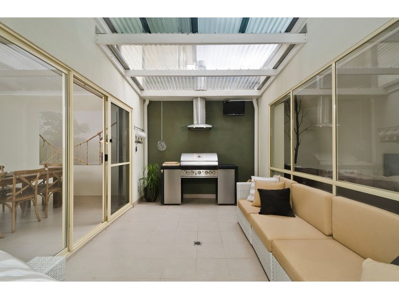 6 East Cornhill Drive, Point Cook VIC 3030
