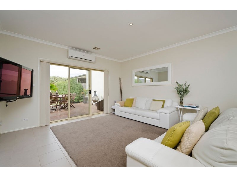 6 East Cornhill Drive, Point Cook VIC 3030