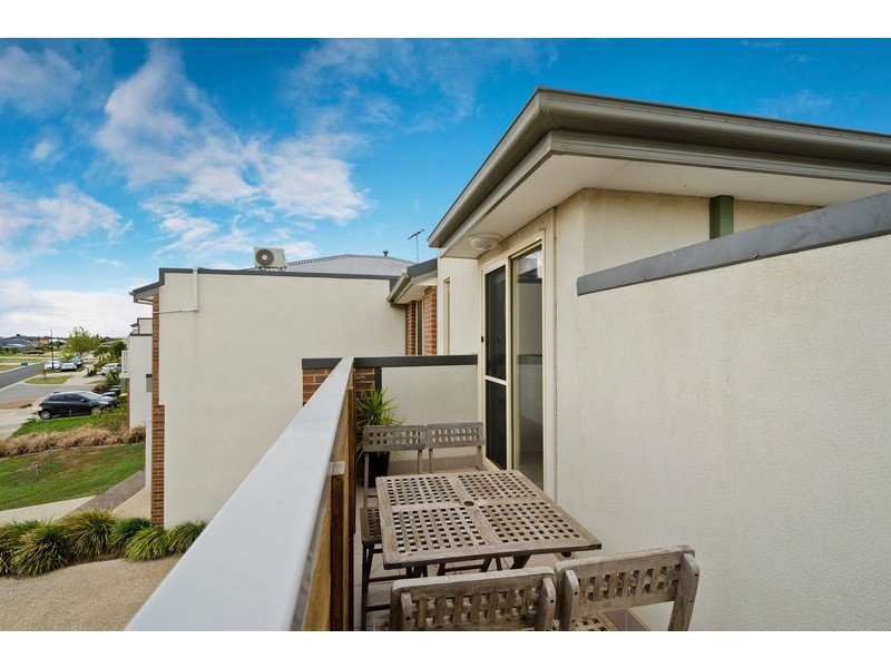 6 East Cornhill Drive, Point Cook VIC 3030