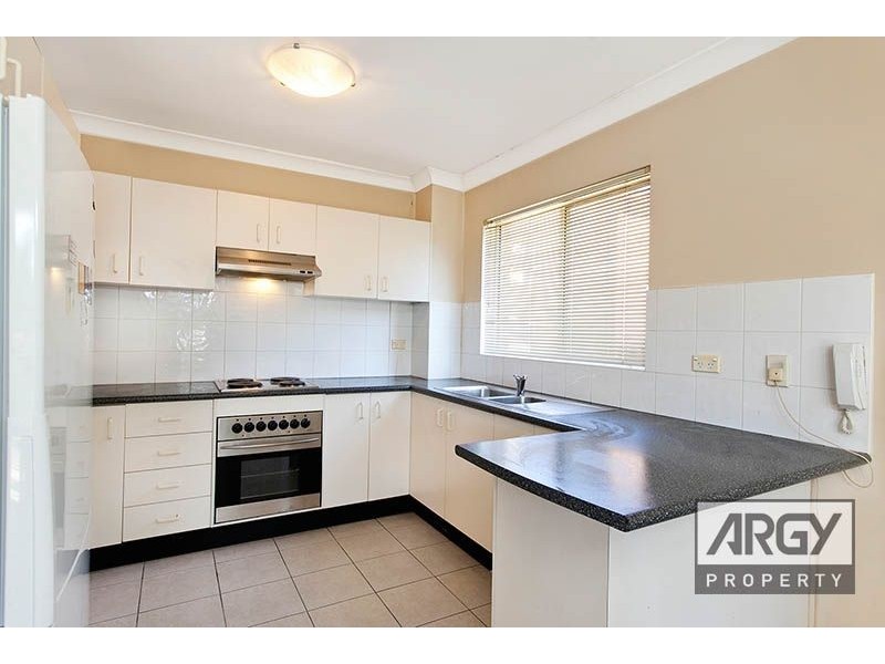 2/17 Kiora Road, Miranda NSW 2228