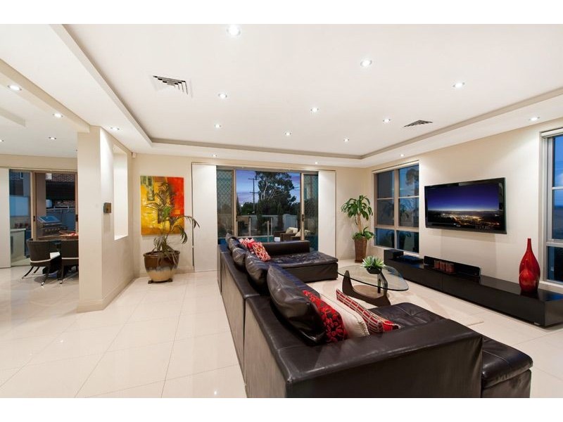 1 Crystal Street, Sylvania NSW 2224