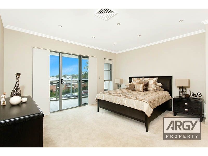 1 Crystal Street, Sylvania NSW 2224