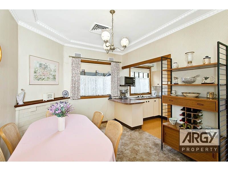 20 Barnards Avenue, Hurstville NSW 2220