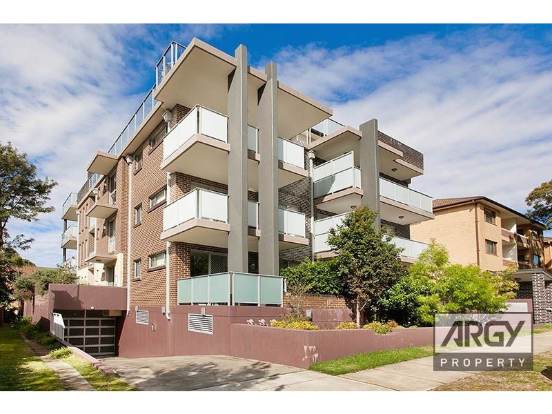 3/74-76 Hampton Court Road, Carlton NSW 2218