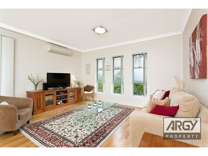 3/74-76 Hampton Court Road, Carlton NSW 2218