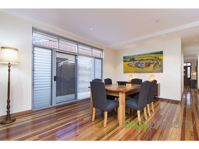 10 Folkestone Parade, Botany NSW 2019