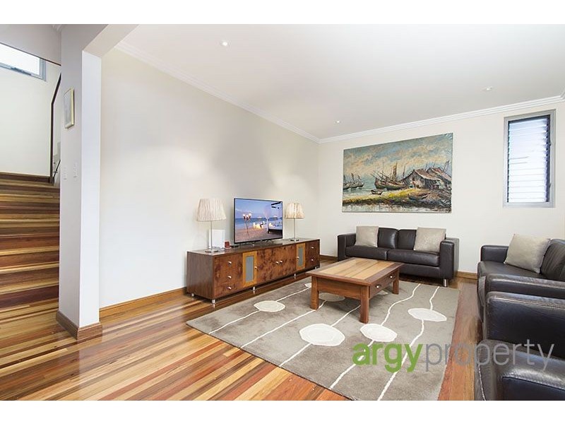 10 Folkestone Parade, Botany NSW 2019