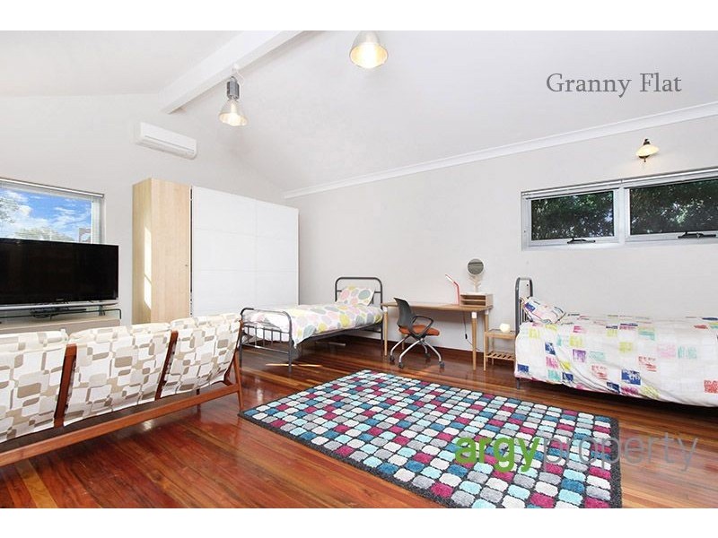 10 Folkestone Parade, Botany NSW 2019