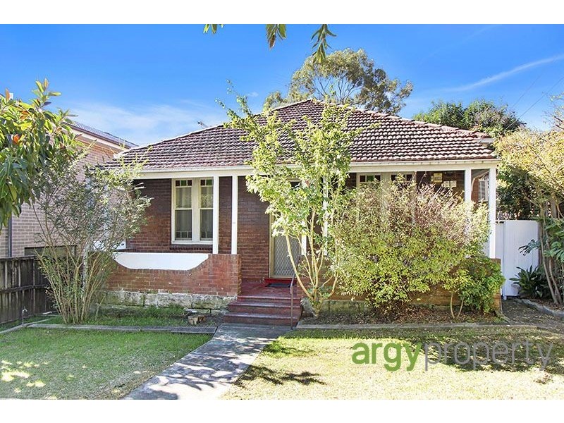 8 Prospect Street, Carlton NSW 2218