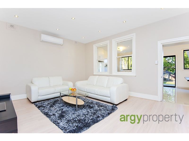 8 Prospect Street, Carlton NSW 2218