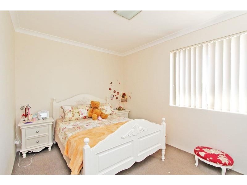 10/68 Hampton Court Road, Carlton NSW 2218