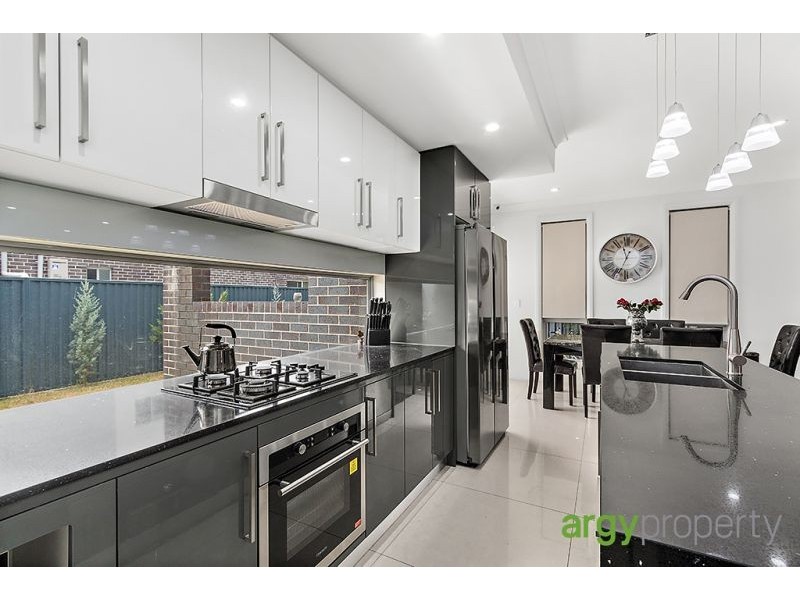 6 Isa Place, Cartwright NSW 2168