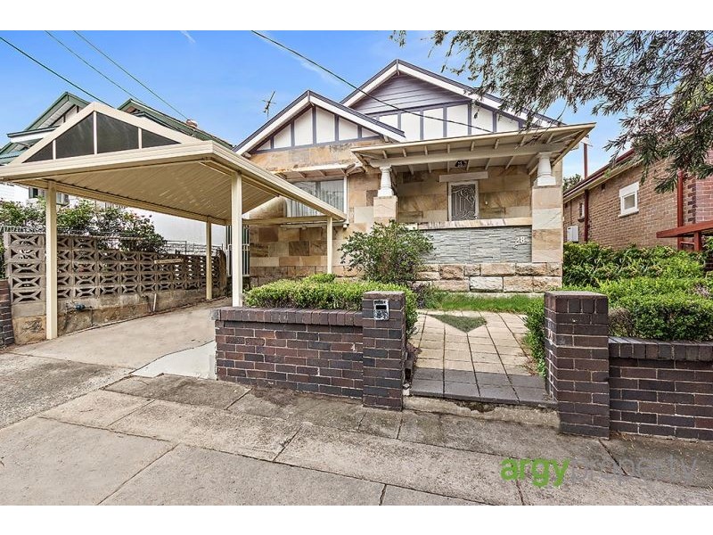 28 Wolli Creek Road, Banksia NSW 2216