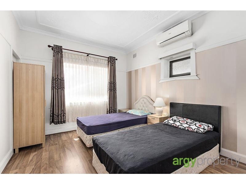 28 Wolli Creek Road, Banksia NSW 2216
