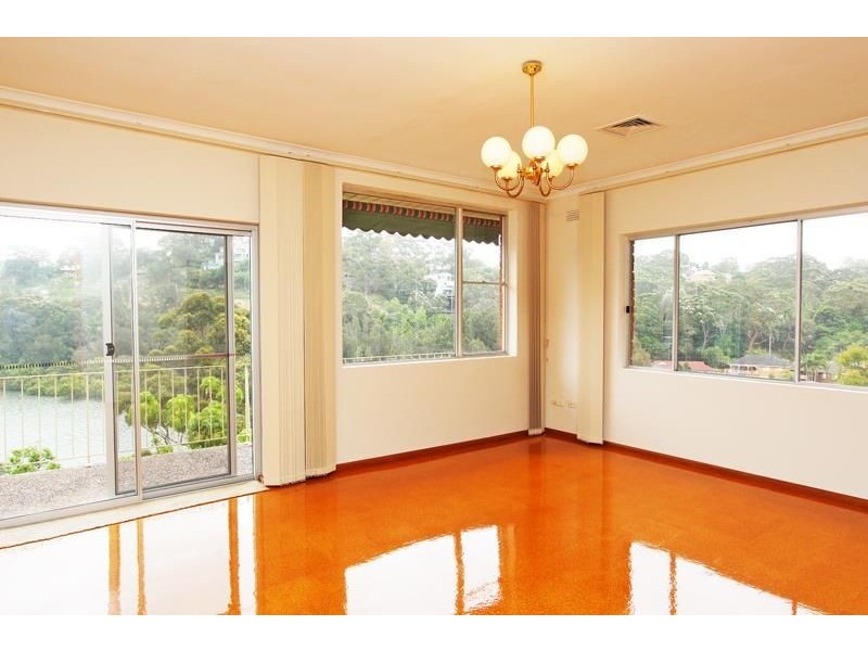 2 Dinjerra Crescent, Oatley NSW 2223