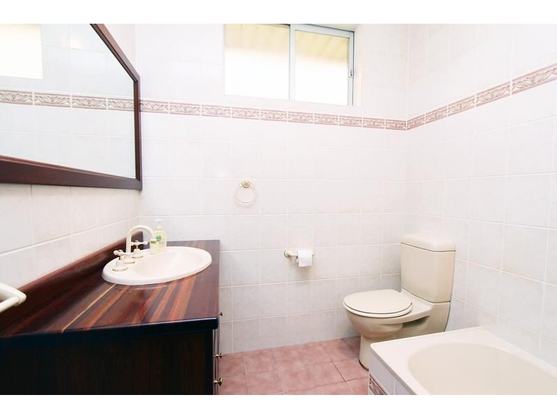 2 Dinjerra Crescent, Oatley NSW 2223