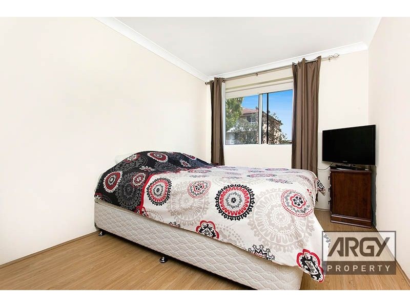 10/2 Kitchener Street, Kogarah NSW 2217