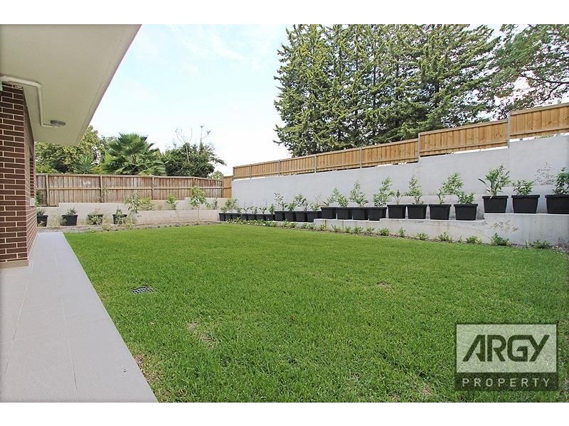 10 Murray Street, Northmead NSW 2152