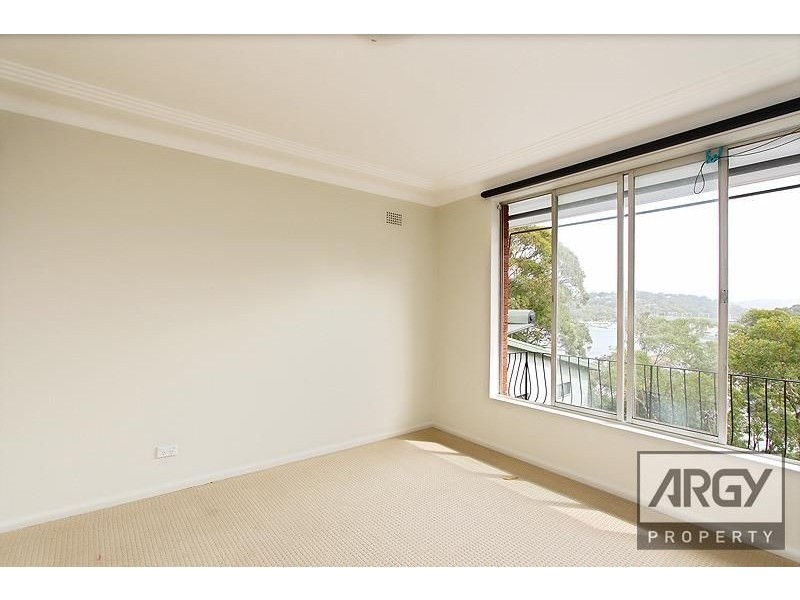 4 Dinjerra Crescent, Oatley NSW 2223