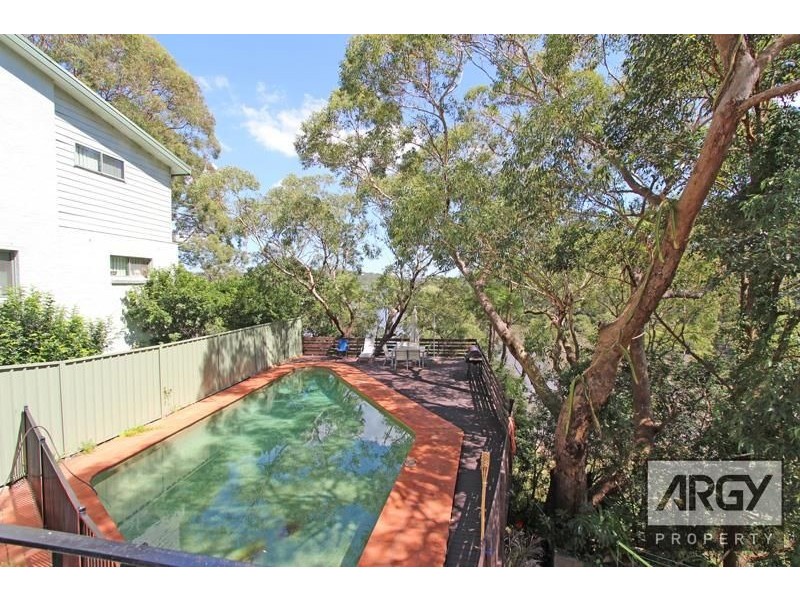 4 Dinjerra Crescent, Oatley NSW 2223