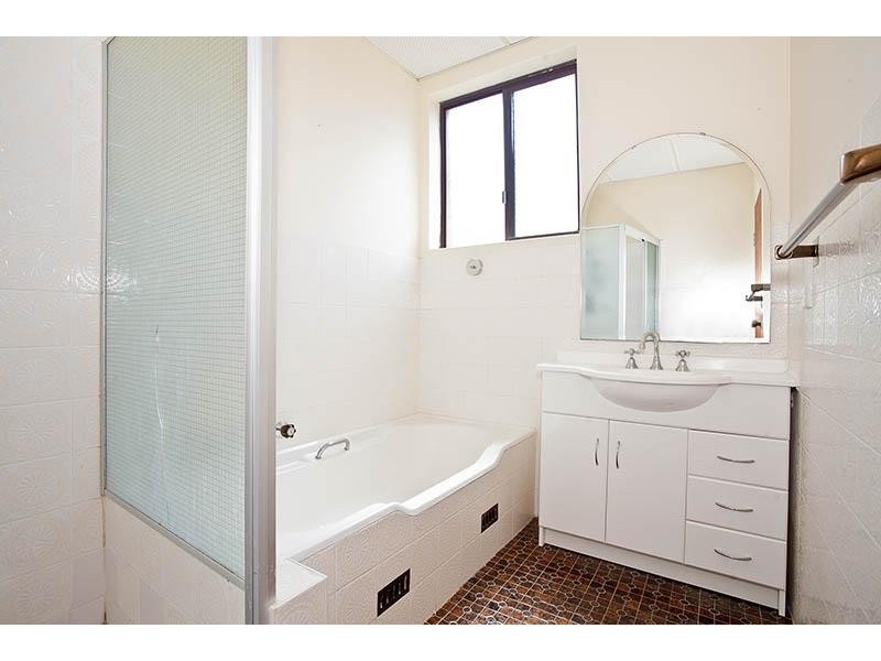 9/16-20 Hampton Court Road, Carlton NSW 2218