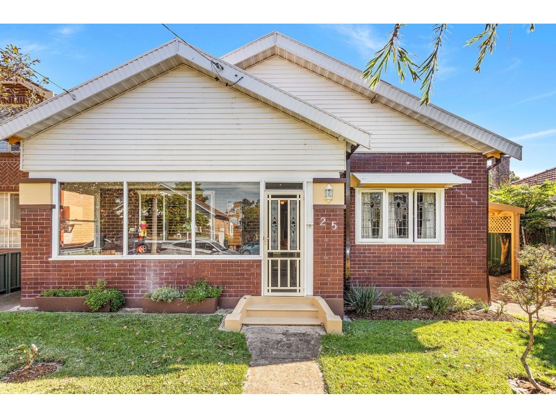 25 Prince Edward St, Carlton NSW 2218
