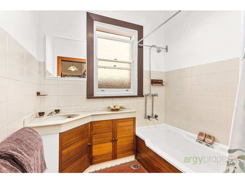 25 Prince Edward St, Carlton NSW 2218